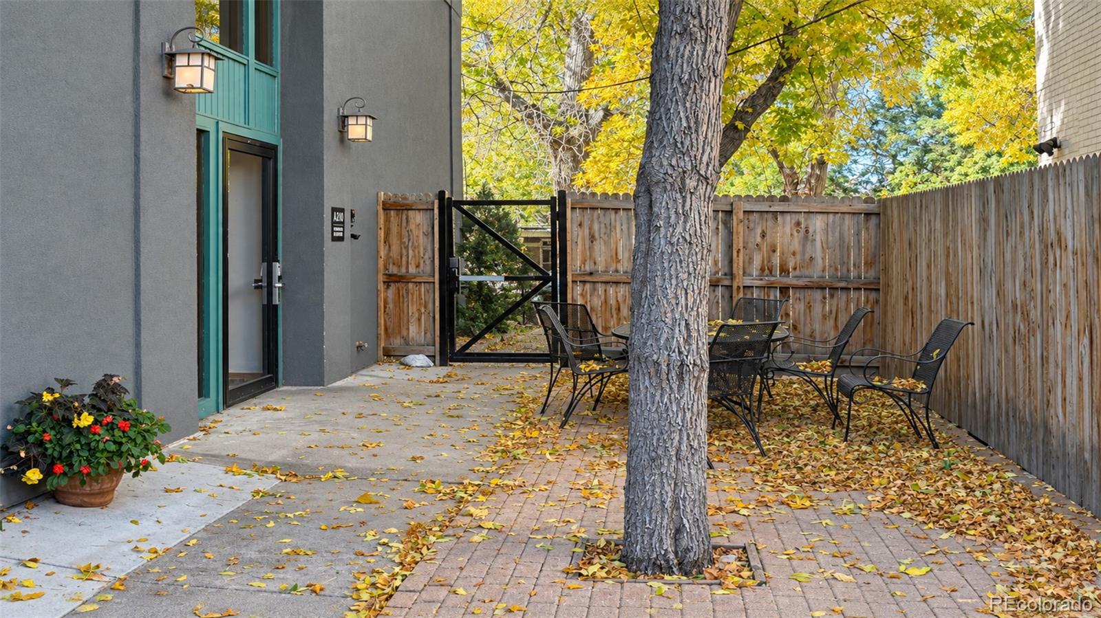 MLS Image #11 for 1410  york street 16,denver, Colorado