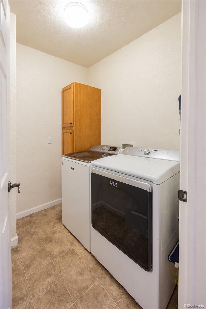 MLS Image #9 for 1341 s duquesne circle,aurora, Colorado