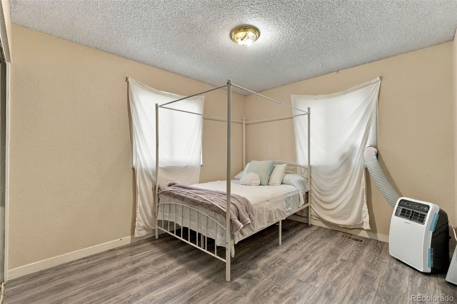 MLS Image #10 for 5566  anaheim way,denver, Colorado