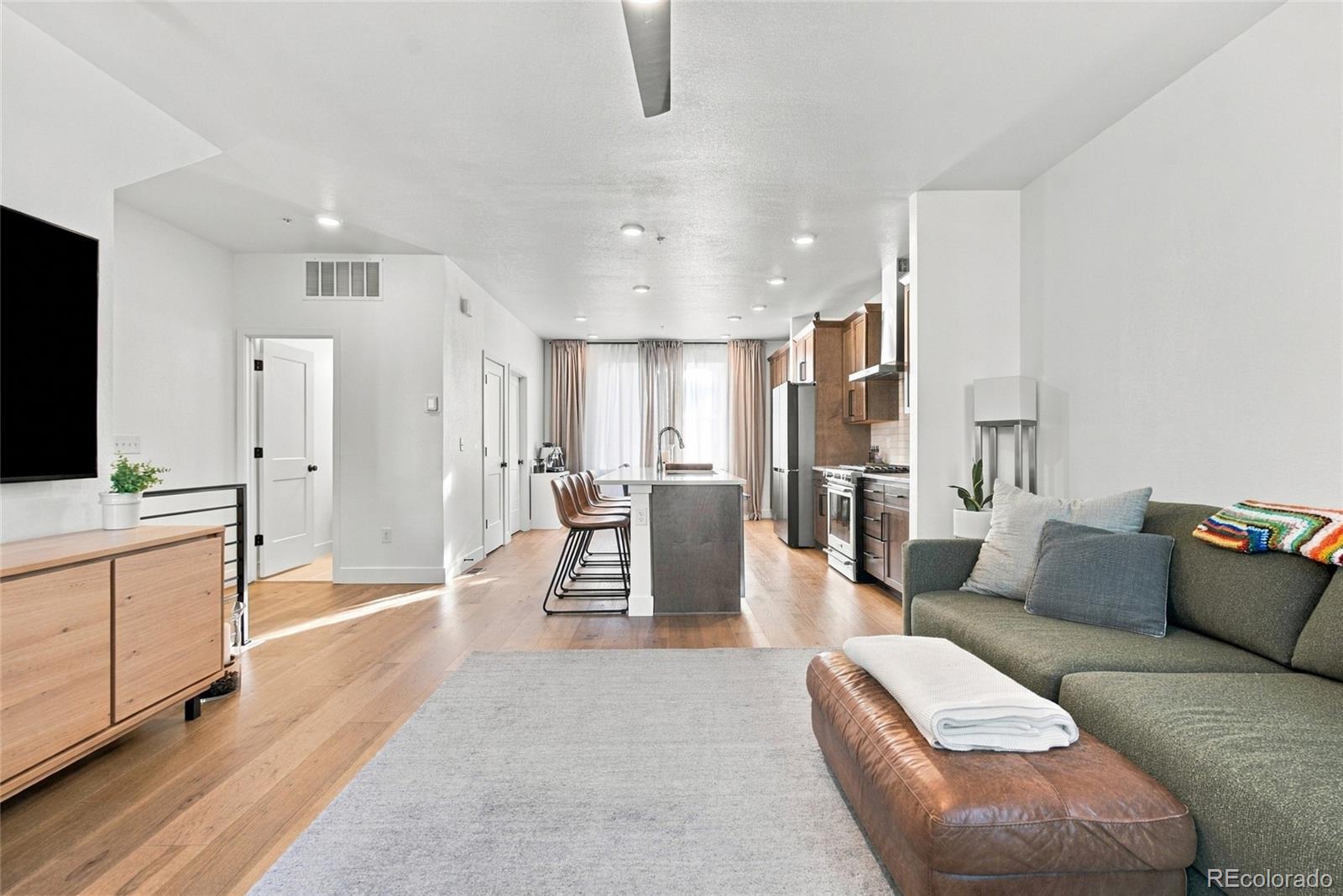 MLS Image #14 for 6920  eliot street,denver, Colorado