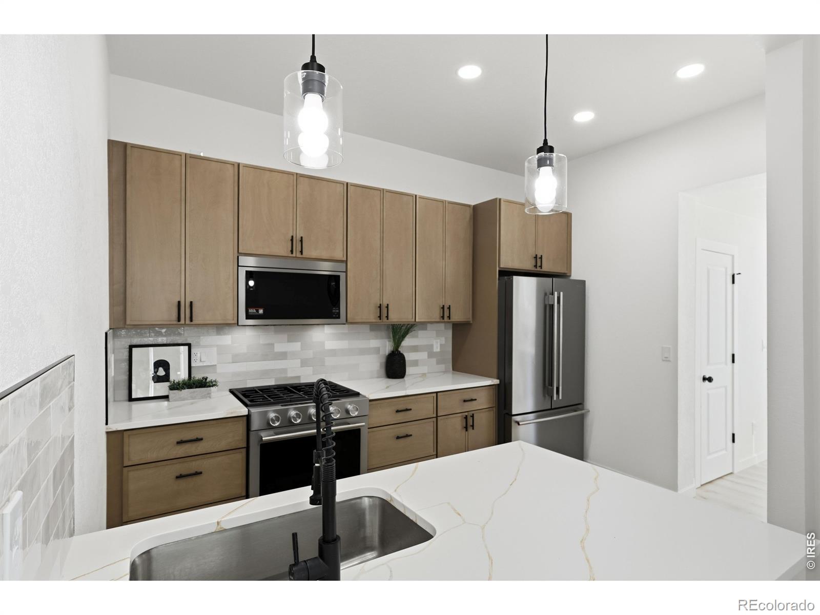 MLS Image #14 for 662 s logan street,denver, Colorado