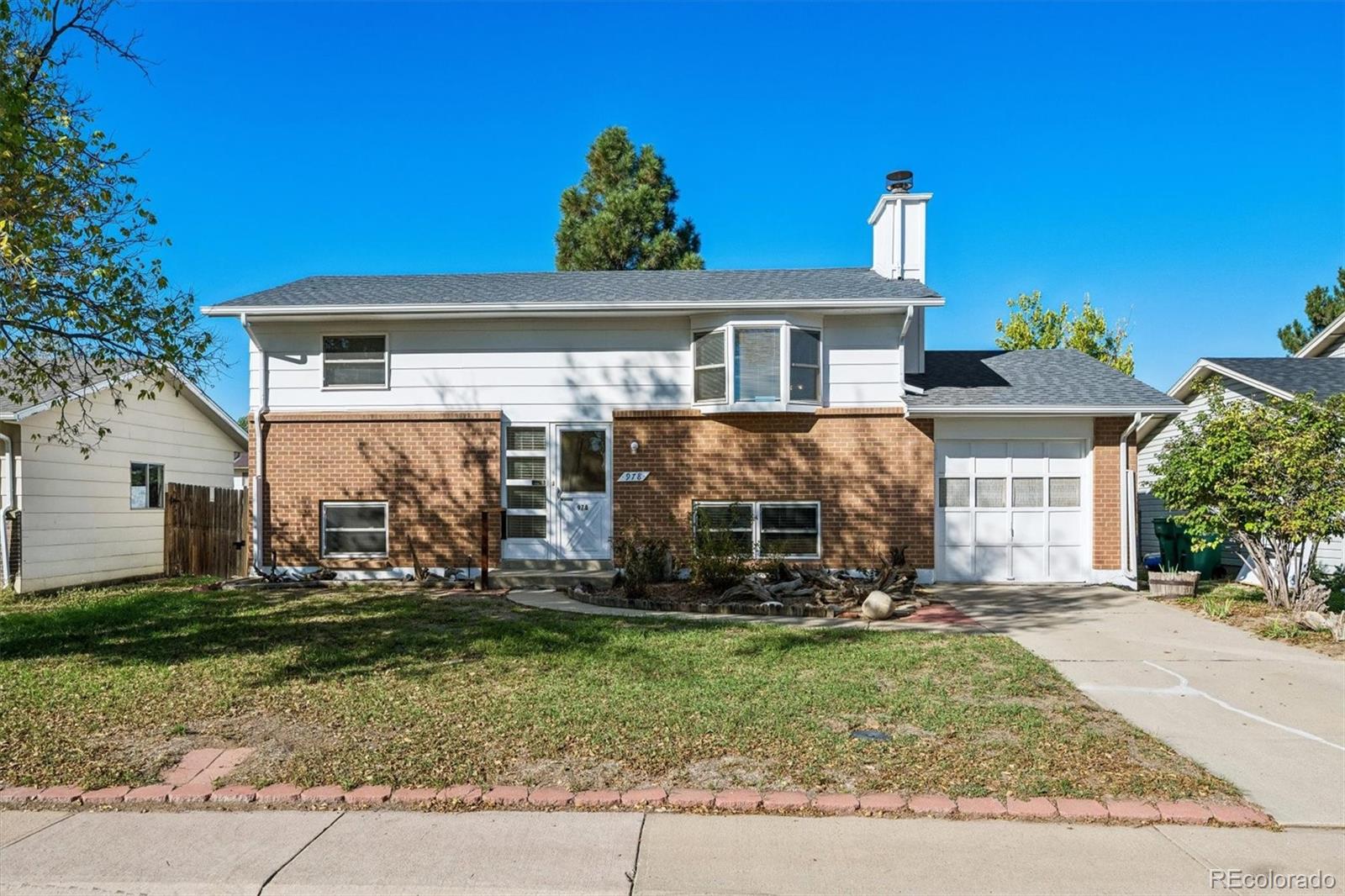 MLS Image #2 for 978  nucla street,aurora, Colorado