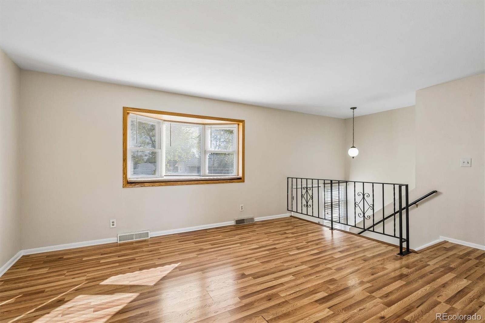 MLS Image #3 for 978  nucla street,aurora, Colorado