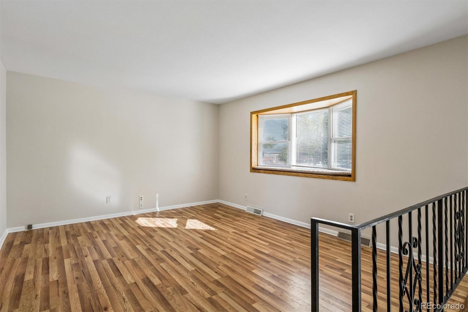 MLS Image #5 for 978  nucla street,aurora, Colorado