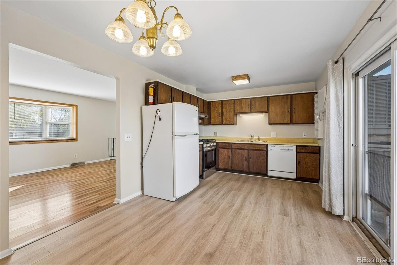 MLS Image #7 for 978  nucla street,aurora, Colorado