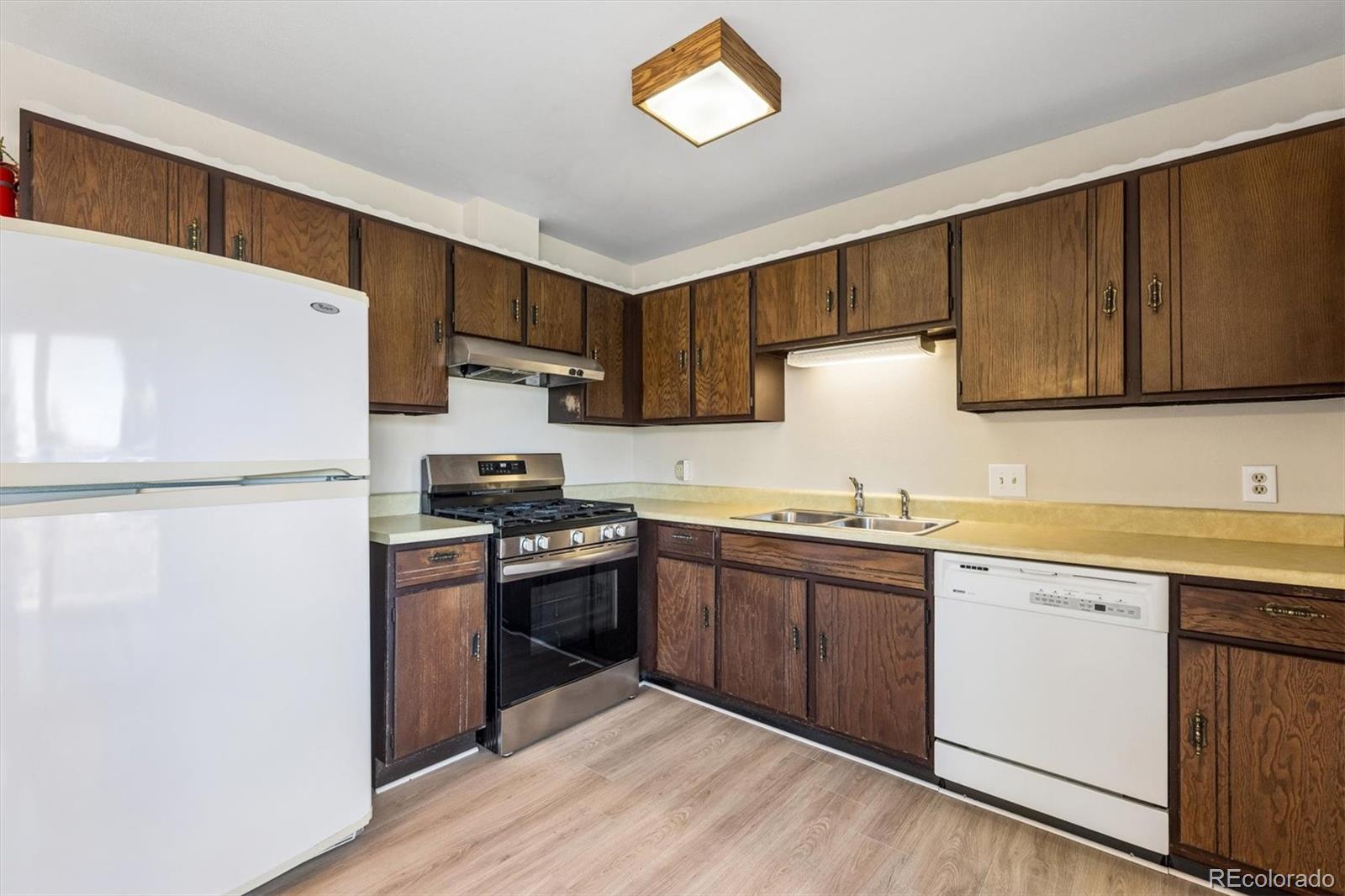 MLS Image #9 for 978  nucla street,aurora, Colorado