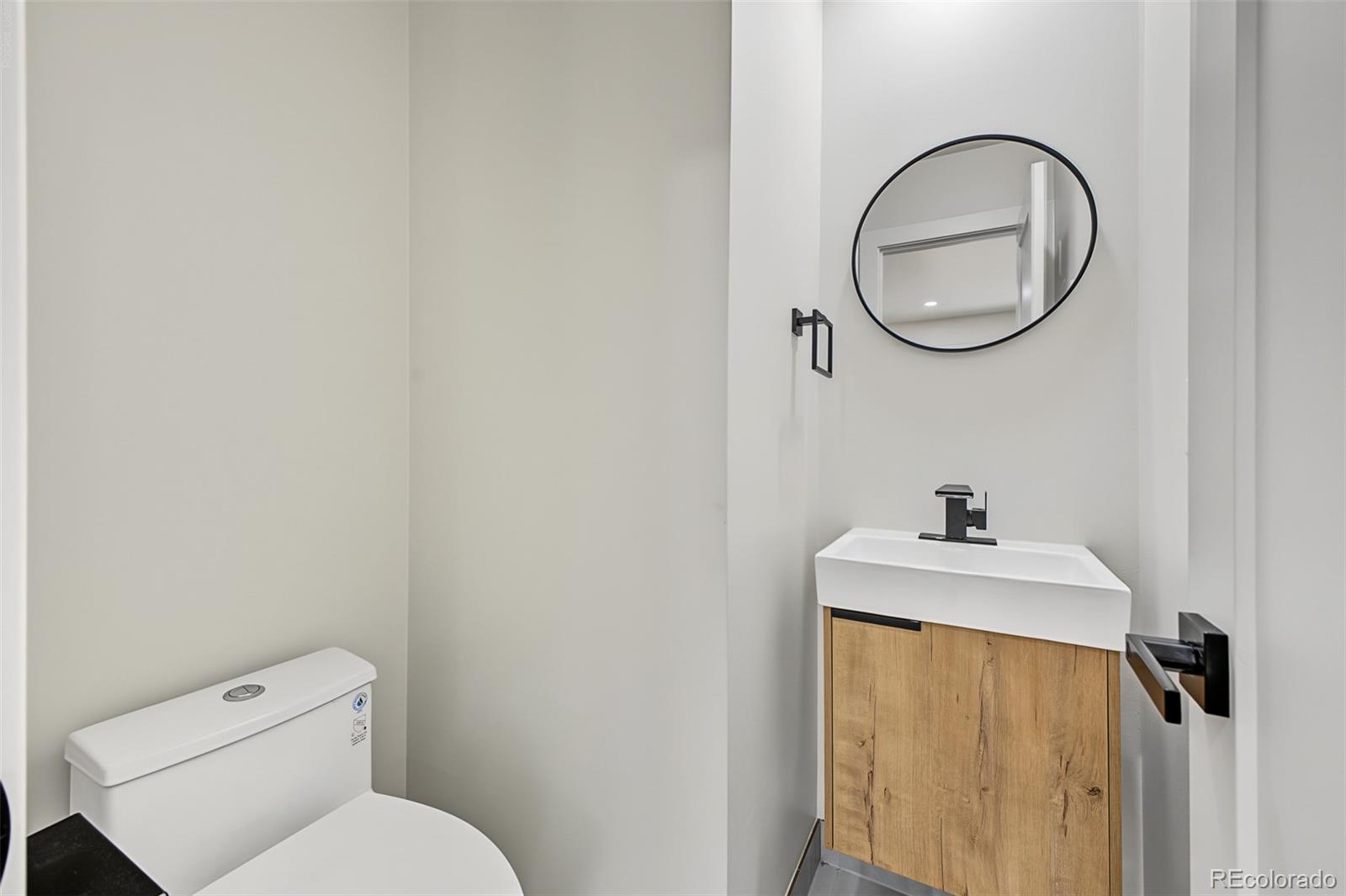 MLS Image #14 for 1360 s forest way,denver, Colorado