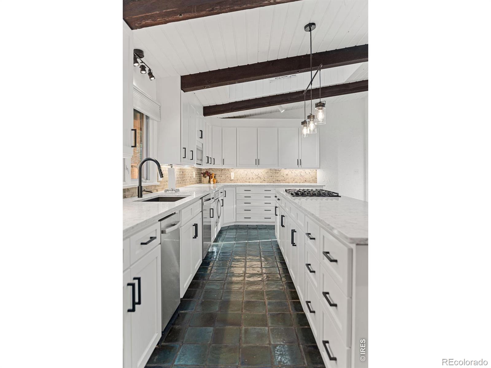 MLS Image #17 for 1916  navajo drive,fort collins, Colorado