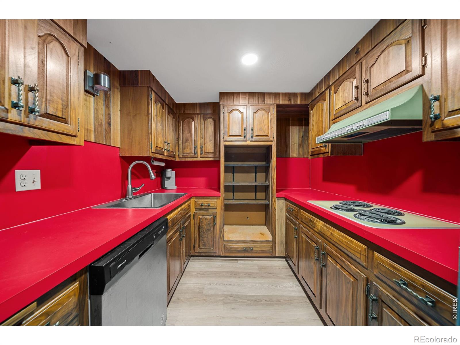 MLS Image #35 for 1916  navajo drive,fort collins, Colorado