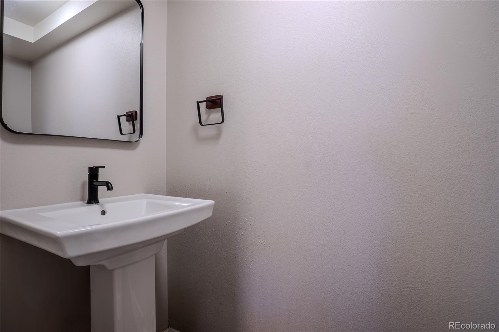 MLS Image #14 for 4086 s yosemite street,denver, Colorado