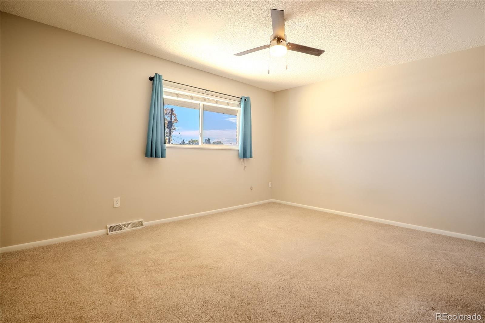 MLS Image #16 for 4086 s yosemite street,denver, Colorado