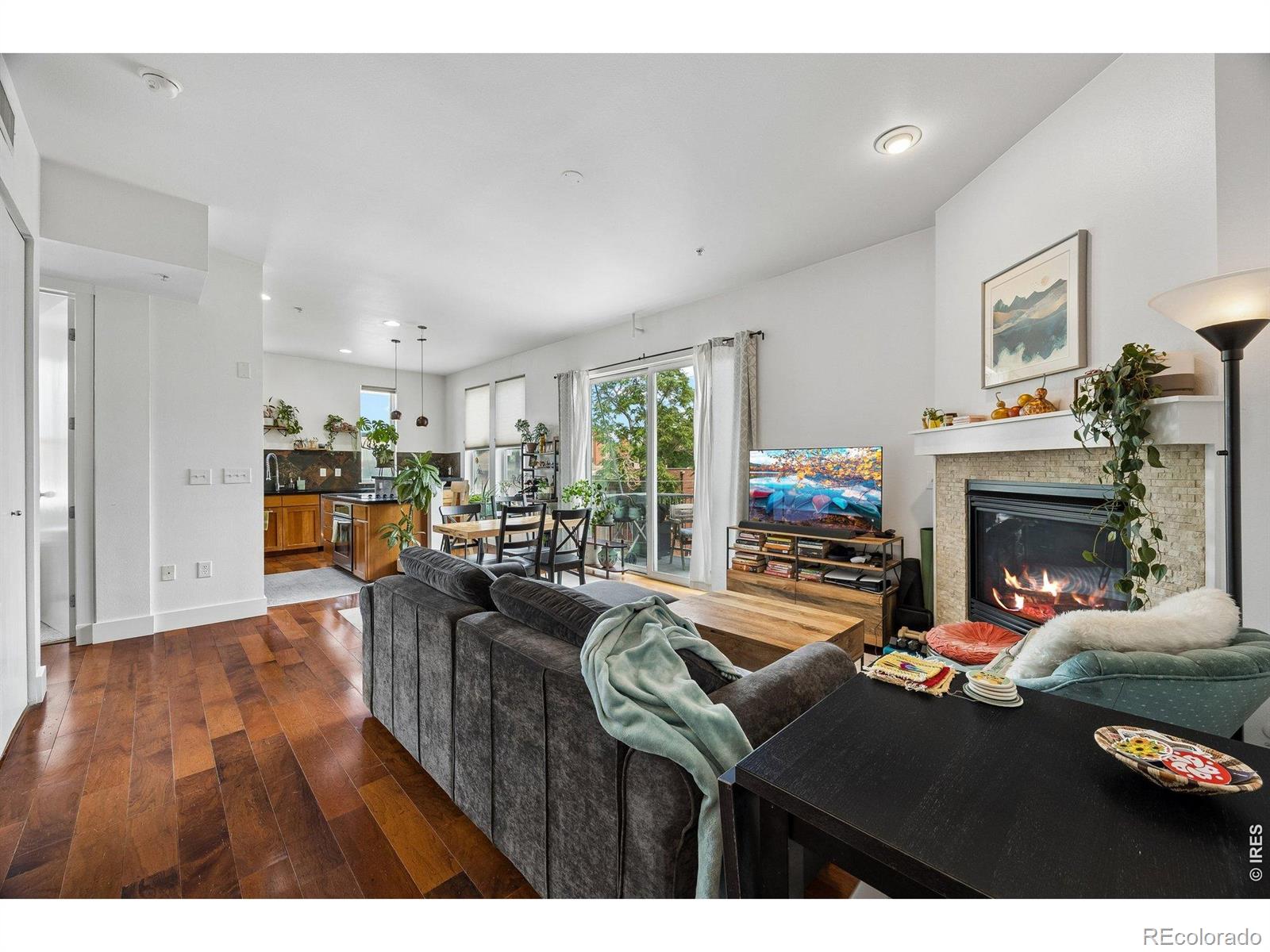 MLS Image #14 for 1738 n franklin street 3d,denver, Colorado