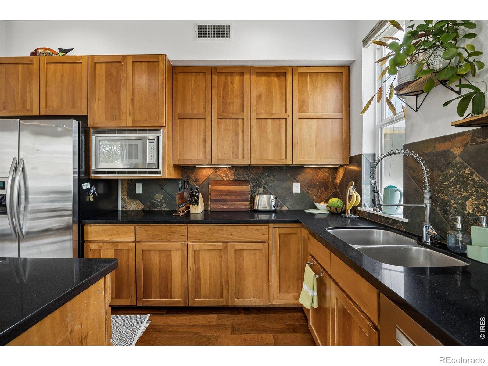 MLS Image #3 for 1738 n franklin street 3d,denver, Colorado
