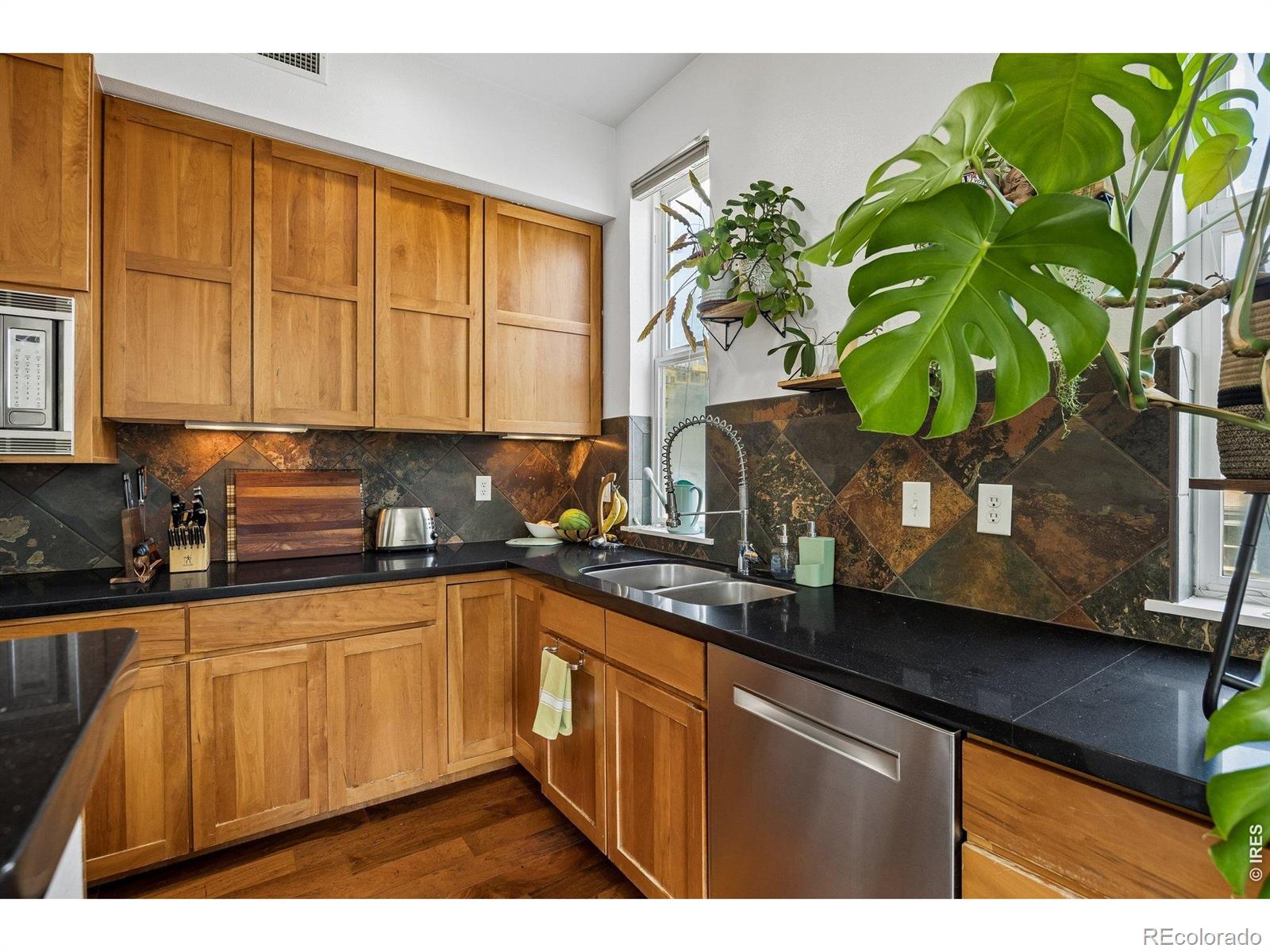 MLS Image #4 for 1738 n franklin street 3d,denver, Colorado