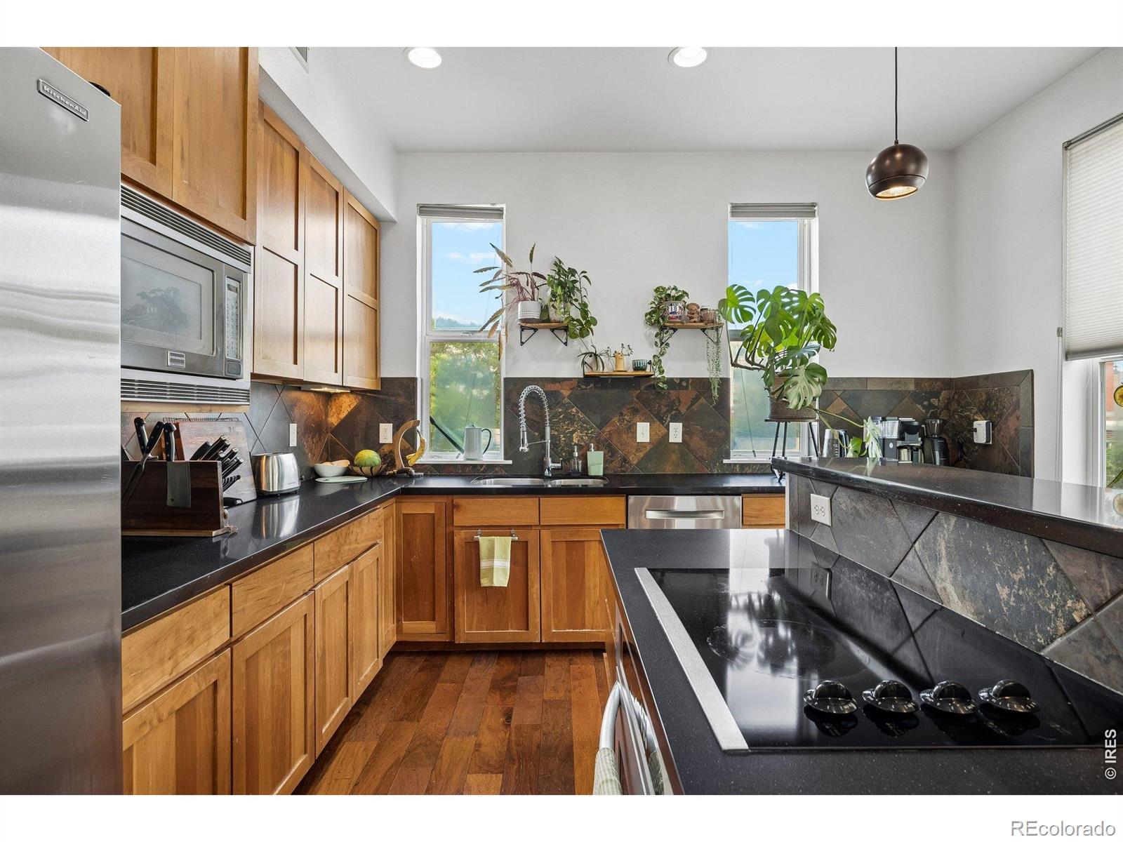 MLS Image #5 for 1738 n franklin street 3d,denver, Colorado