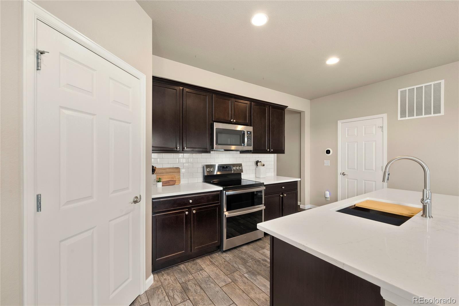 MLS Image #11 for 10398  stagecoach avenue,firestone, Colorado