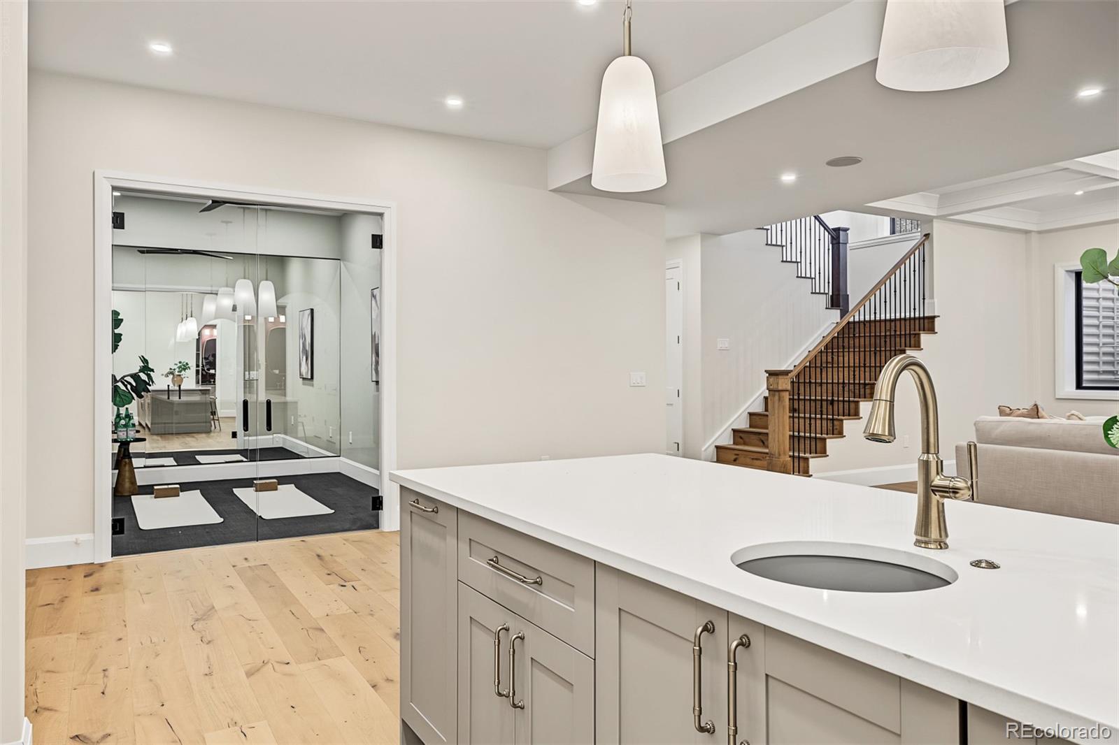 MLS Image #38 for 1300 s corona street,denver, Colorado