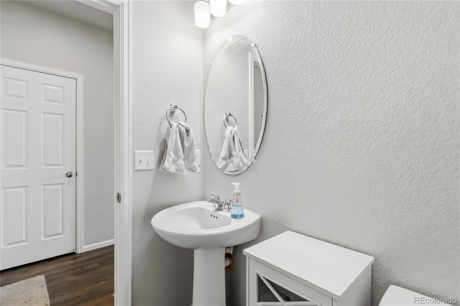MLS Image #11 for 6531 n dunkirk street,denver, Colorado