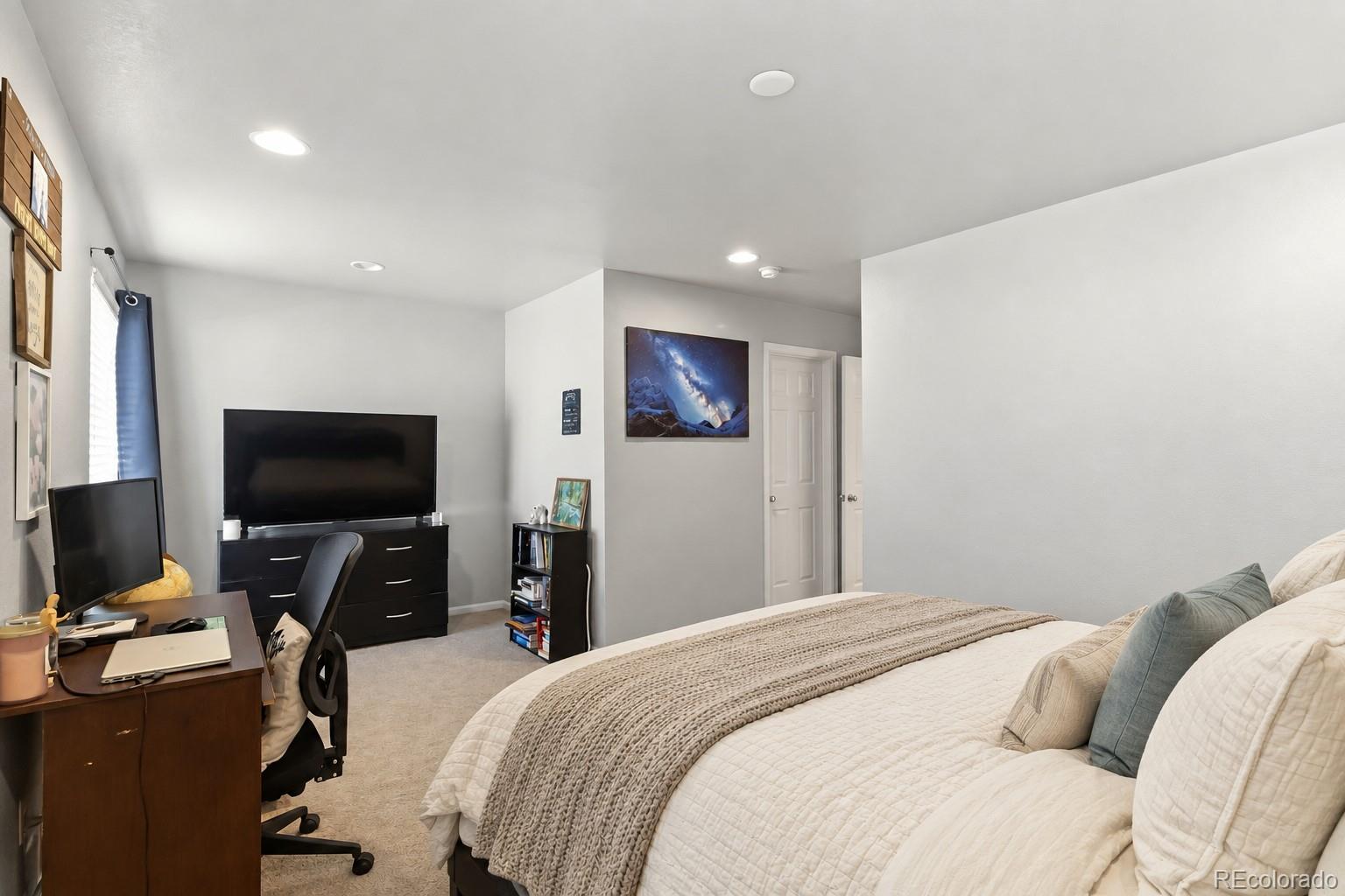 MLS Image #14 for 6531 n dunkirk street,denver, Colorado