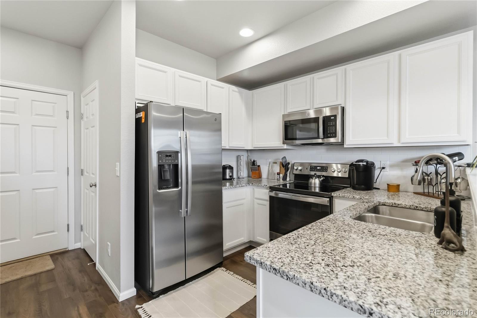 MLS Image #3 for 6531 n dunkirk street,denver, Colorado