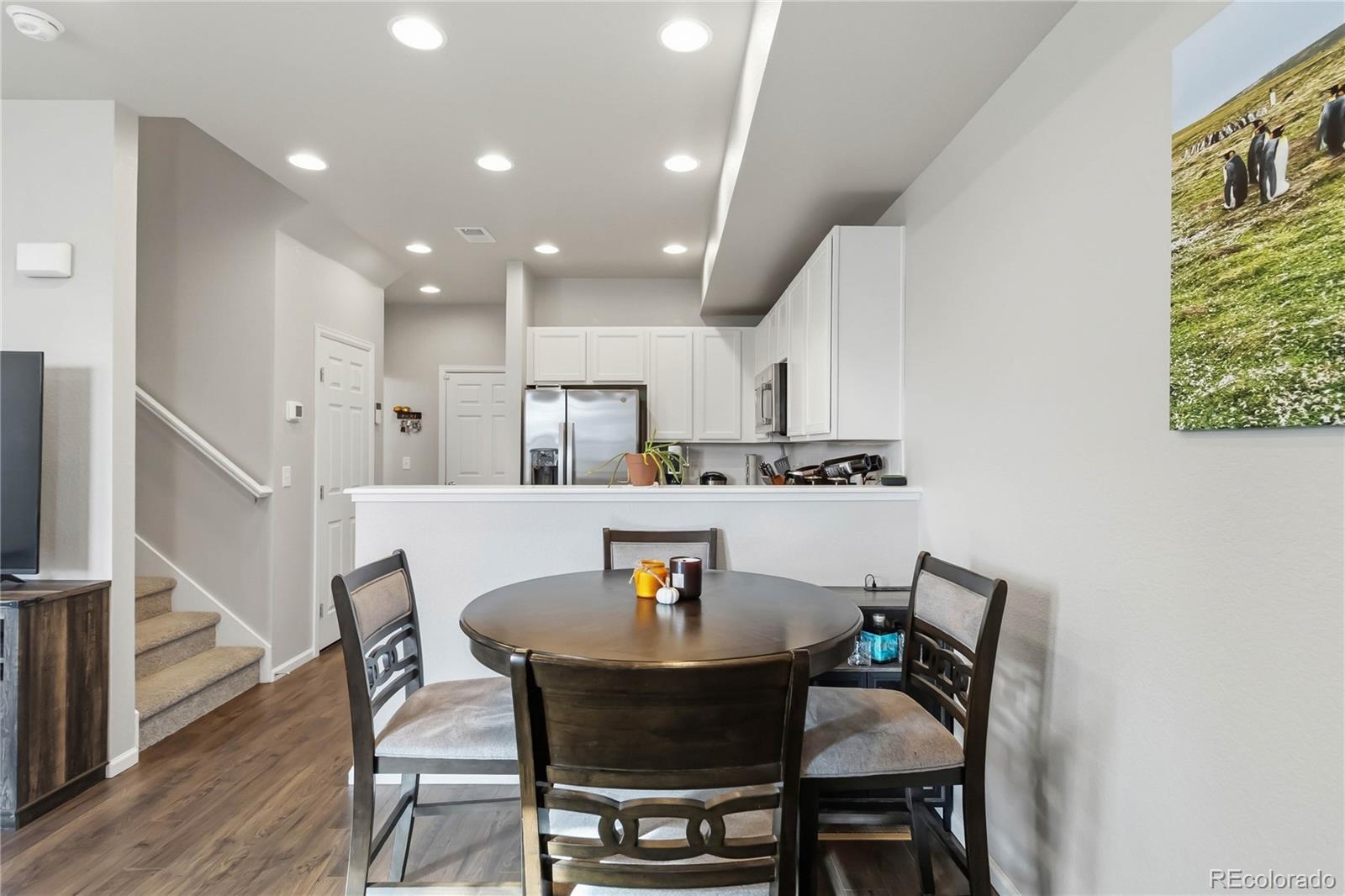 MLS Image #5 for 6531 n dunkirk street,denver, Colorado