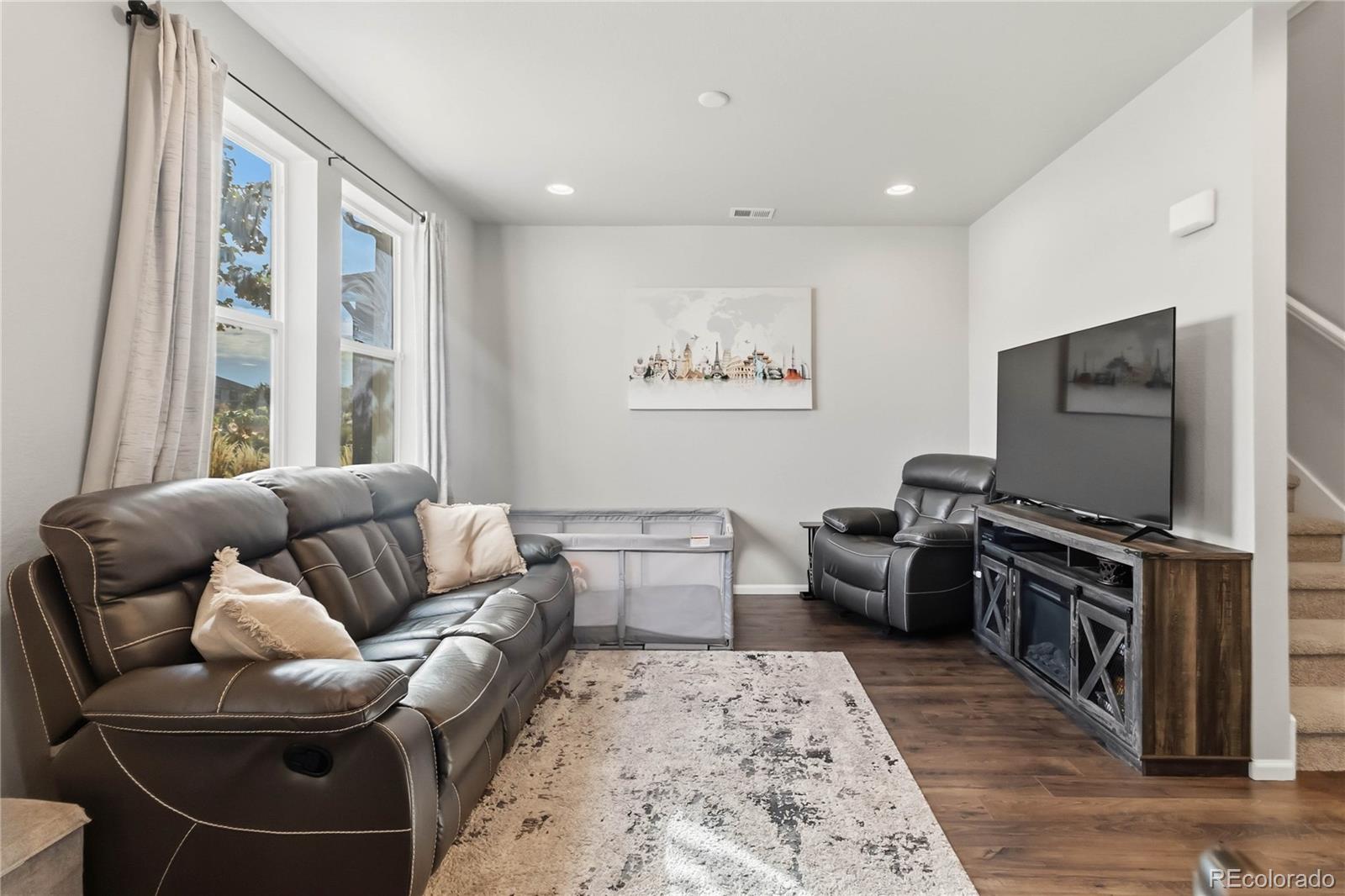 MLS Image #7 for 6531 n dunkirk street,denver, Colorado