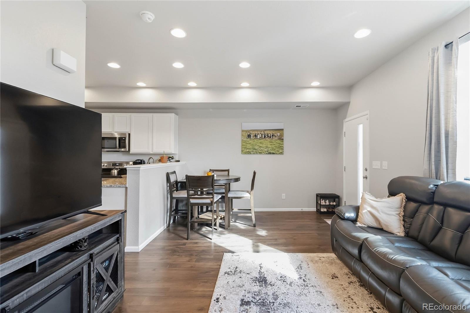 MLS Image #8 for 6531 n dunkirk street,denver, Colorado