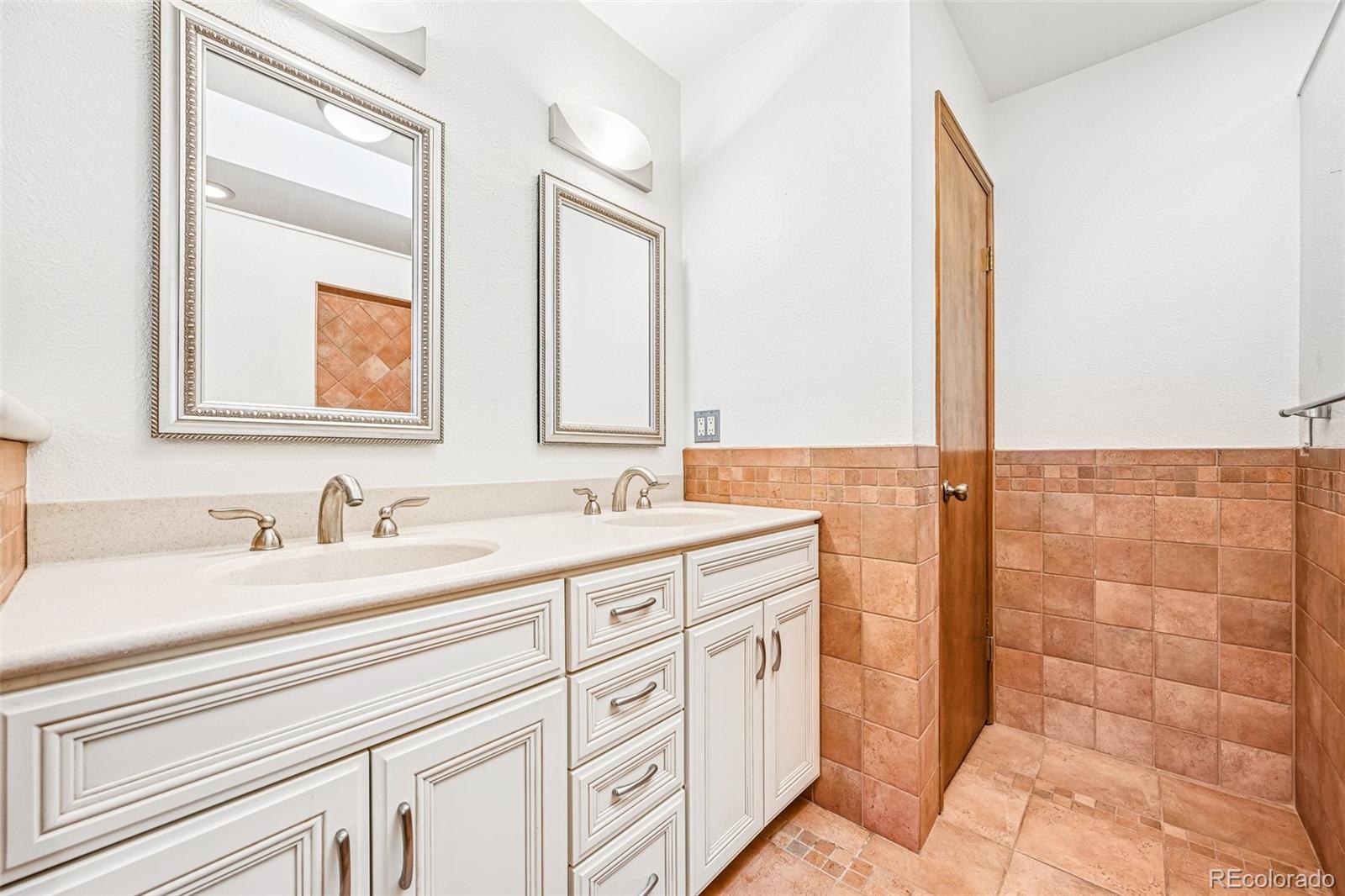 MLS Image #23 for 3637 s waco street,aurora, Colorado