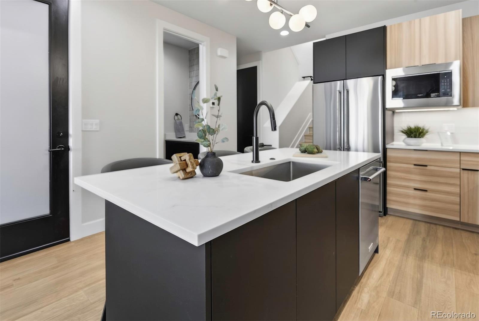 MLS Image #6 for 838  cherry street,denver, Colorado