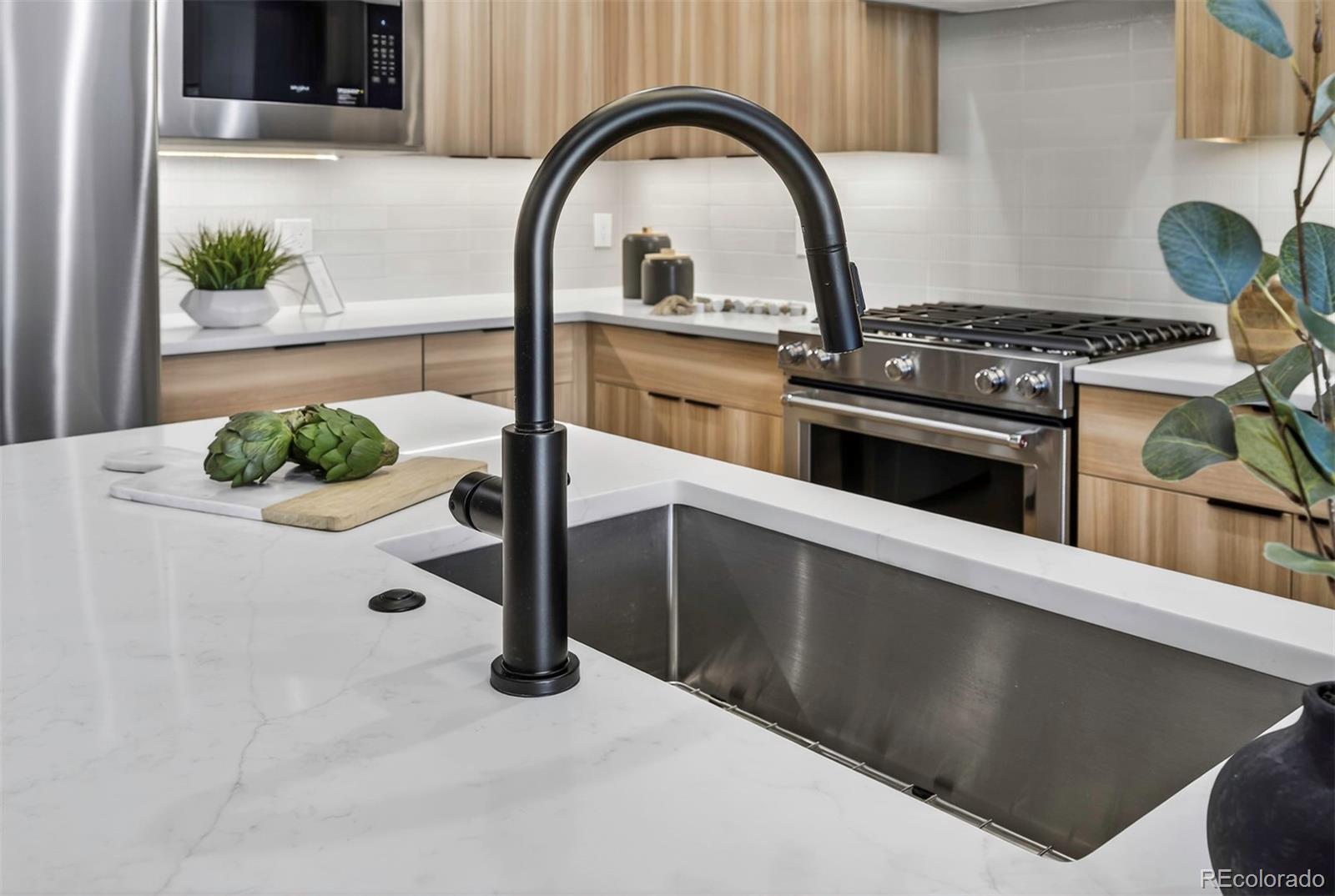 MLS Image #8 for 838  cherry street,denver, Colorado