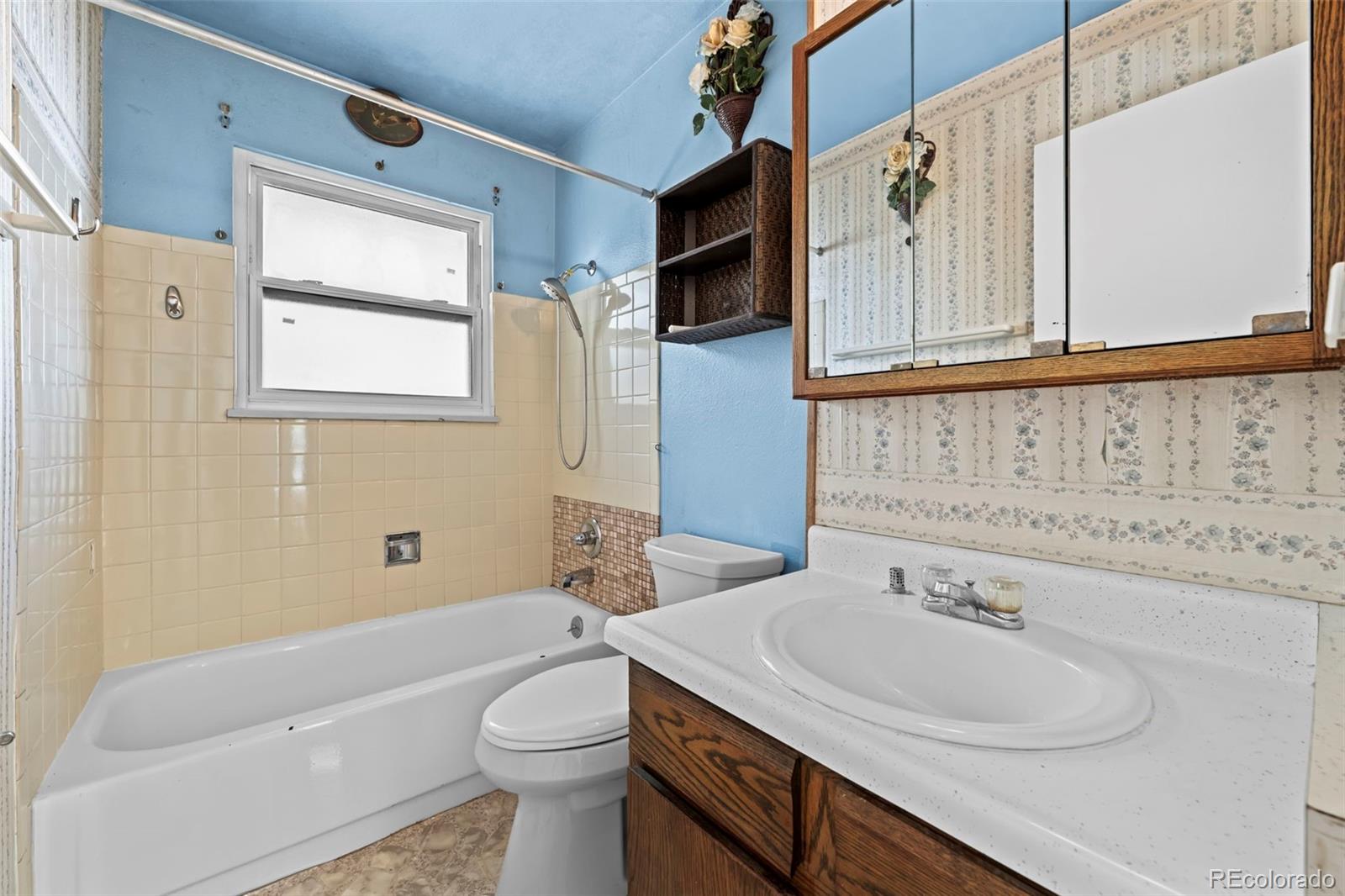 MLS Image #12 for 11419 e virginia drive,aurora, Colorado