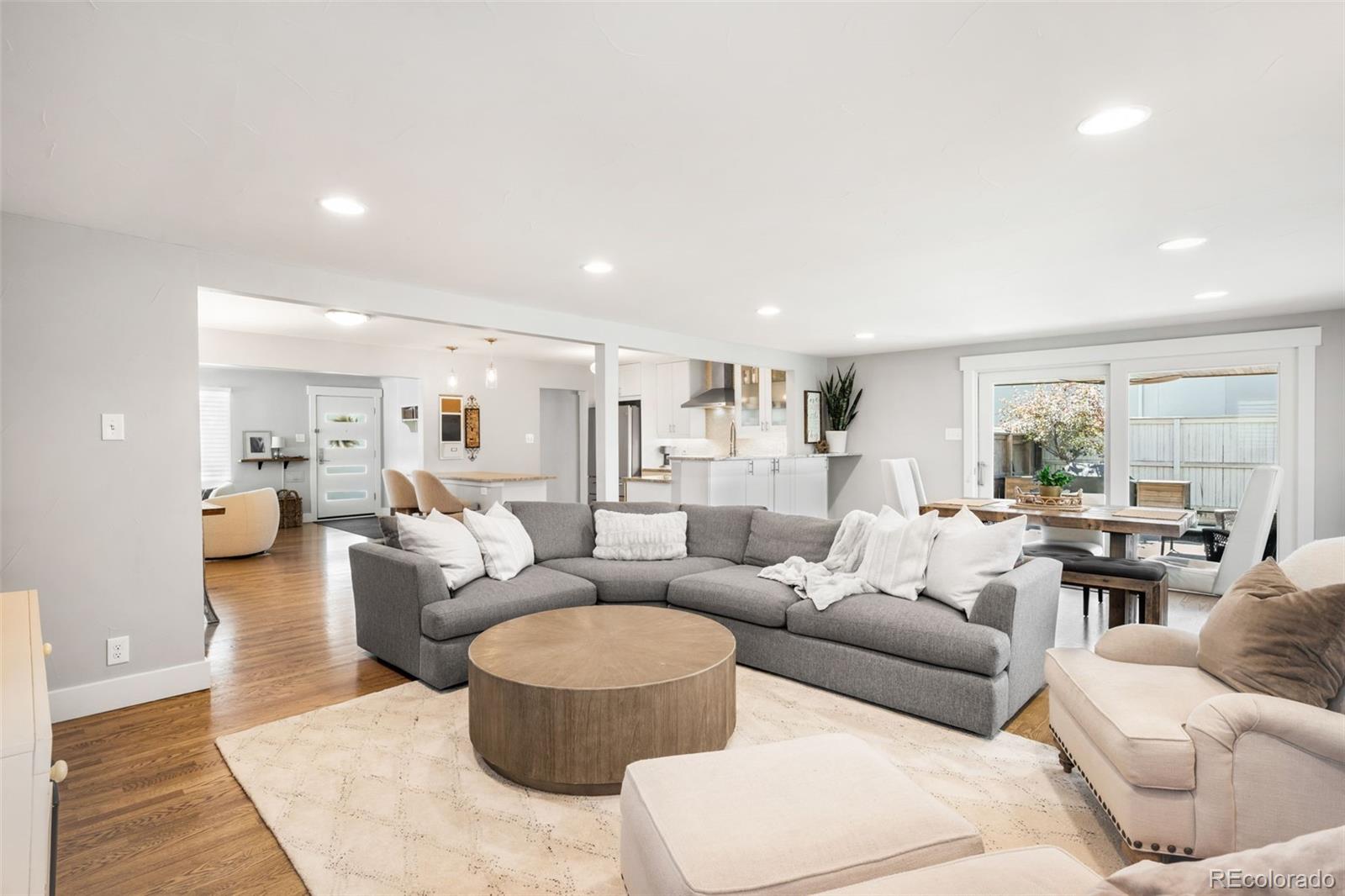 MLS Image #10 for 3333 s bellaire street,denver, Colorado