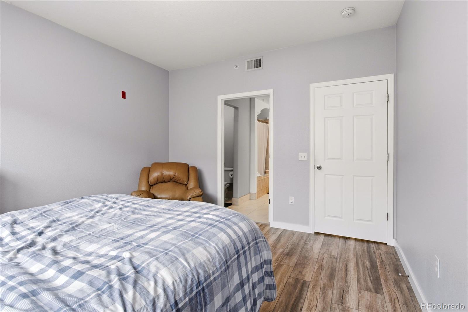 MLS Image #7 for 1415 n washington street,denver, Colorado