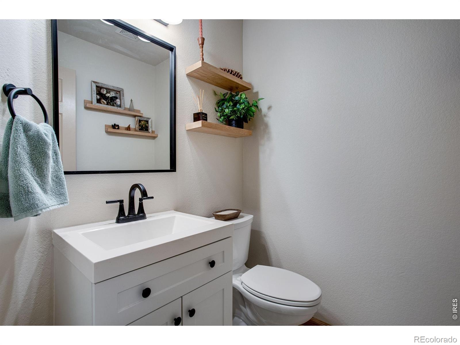 MLS Image #14 for 2032  65th avenue,greeley, Colorado