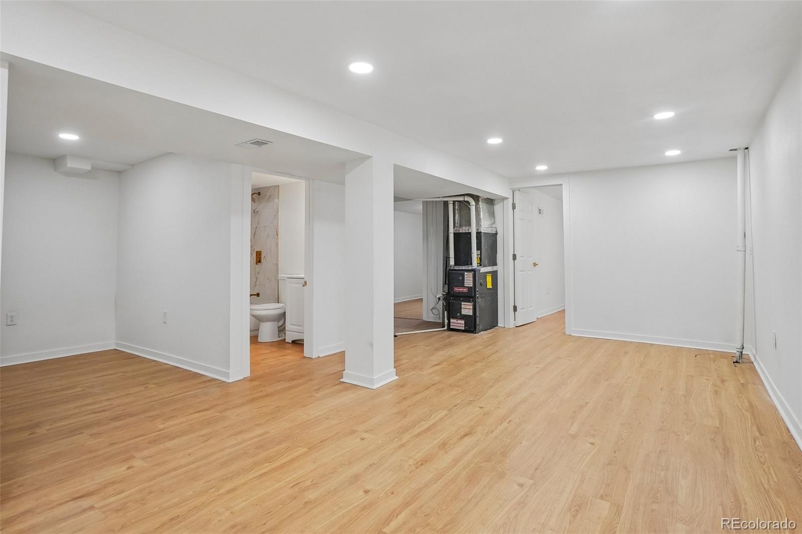 MLS Image #16 for 7620  acoma court,denver, Colorado
