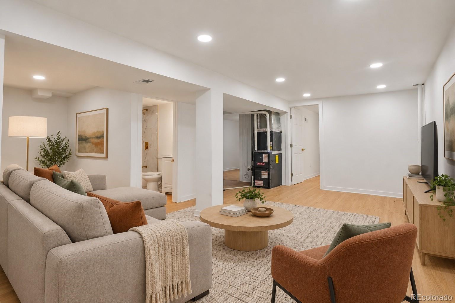 MLS Image #18 for 7620  acoma court,denver, Colorado