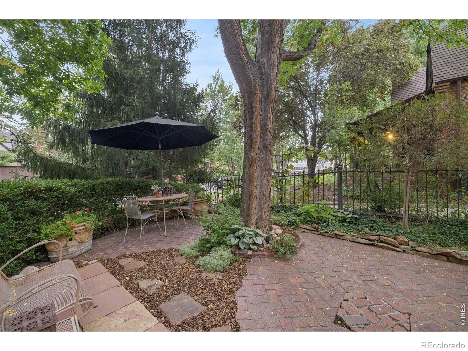 MLS Image #13 for 4330 e 6th ave pkwy,denver, Colorado