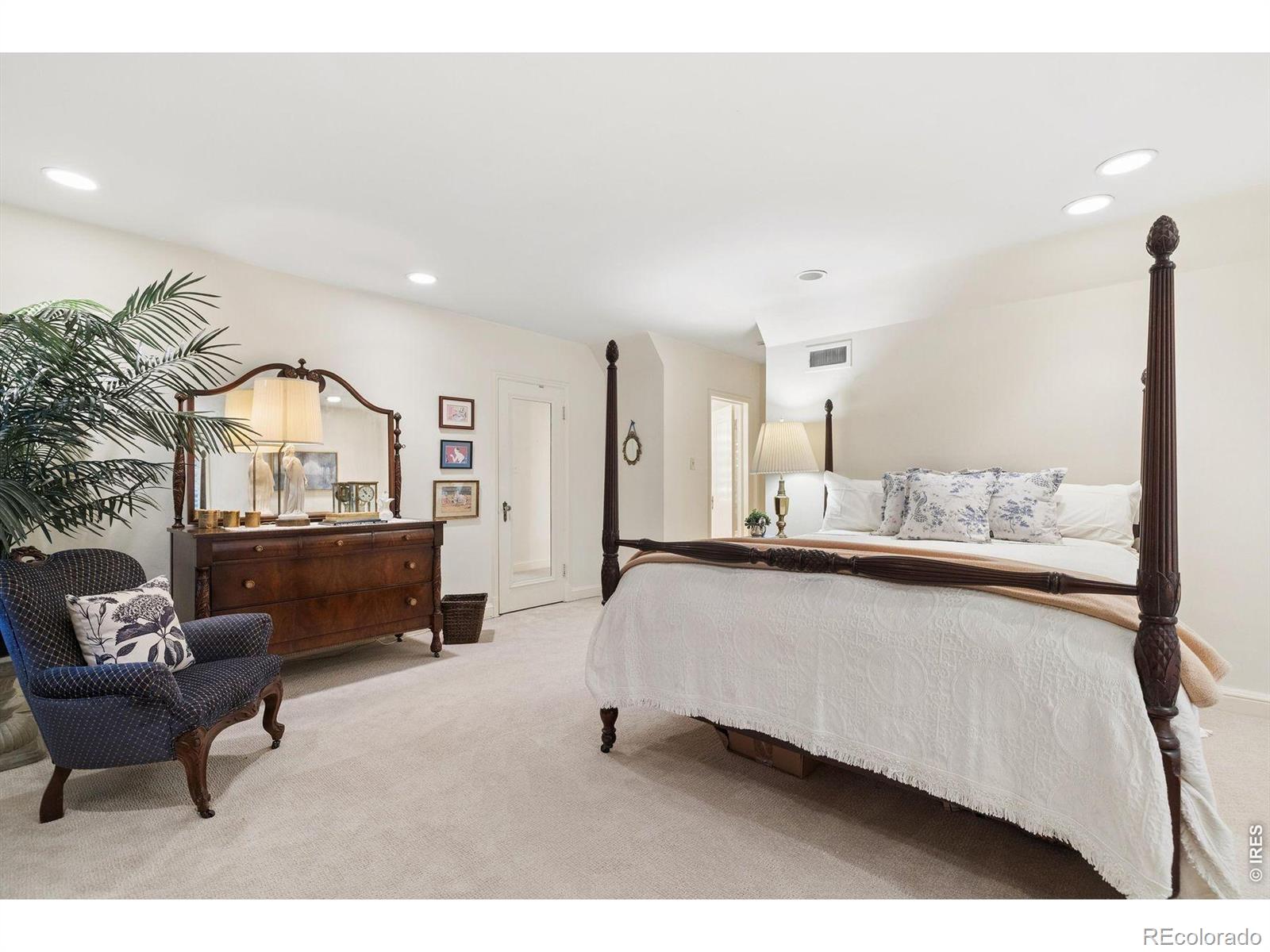 MLS Image #20 for 4330 e 6th ave pkwy,denver, Colorado