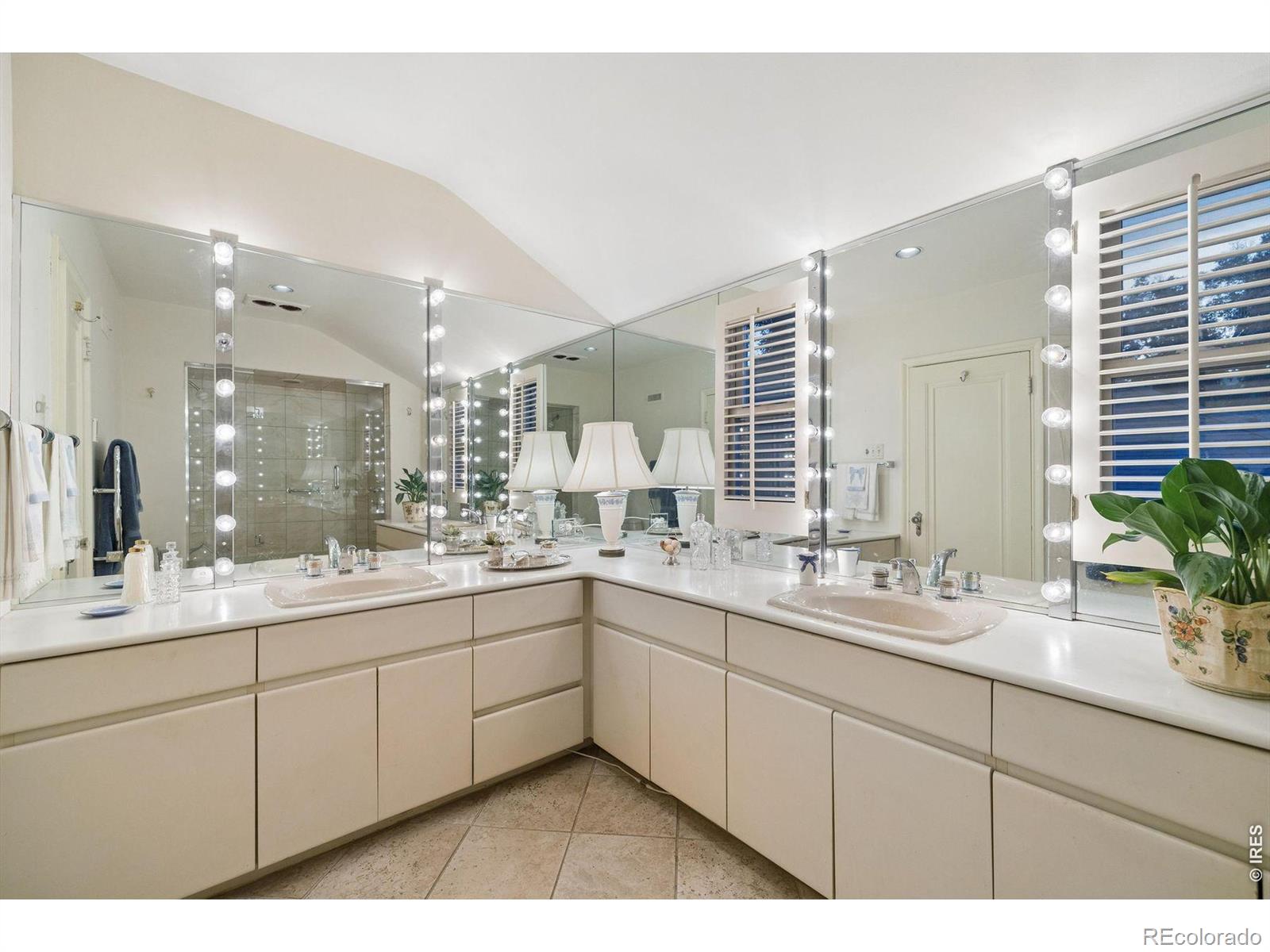 MLS Image #23 for 4330 e 6th ave pkwy,denver, Colorado