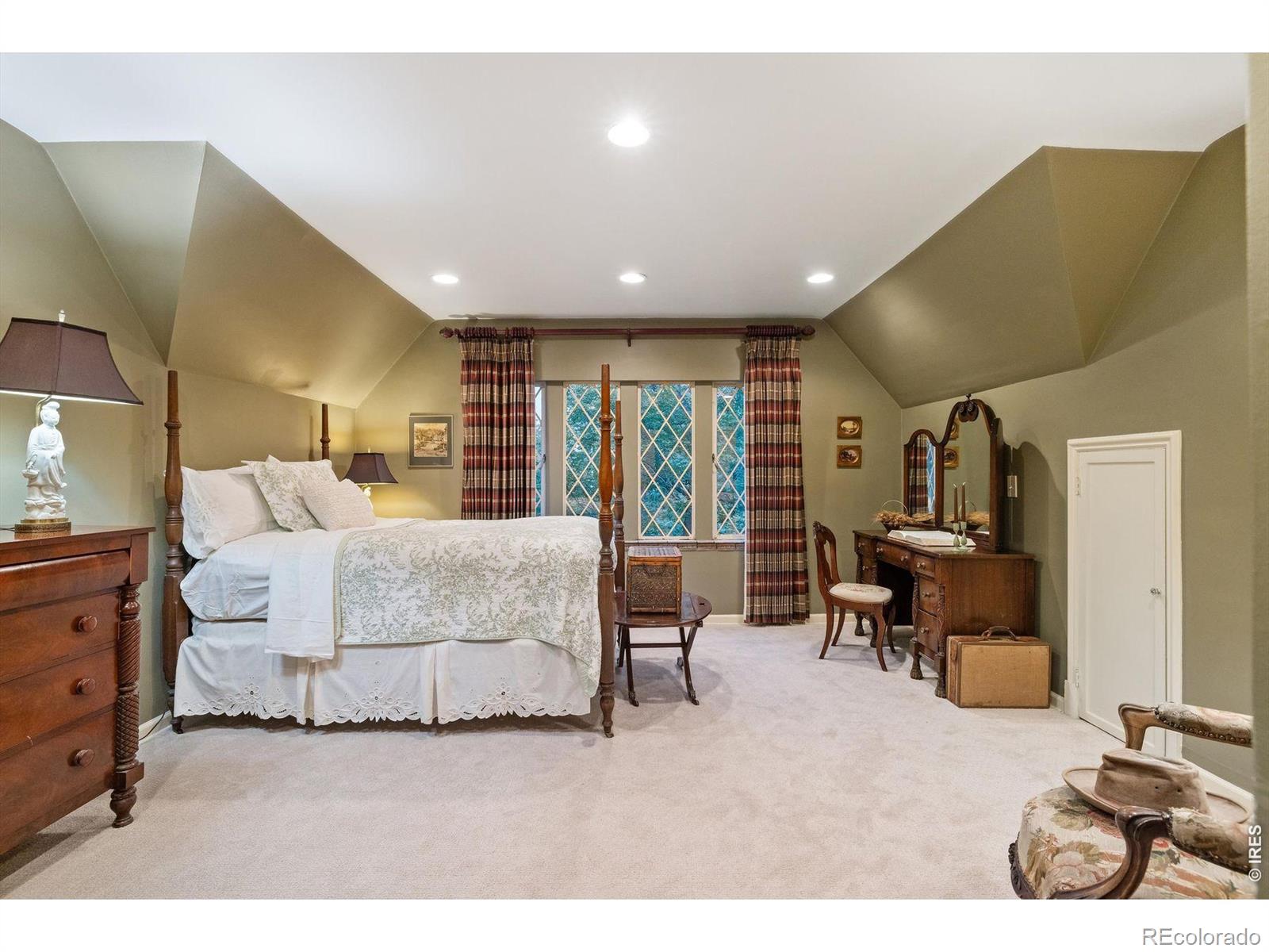 MLS Image #24 for 4330 e 6th ave pkwy,denver, Colorado