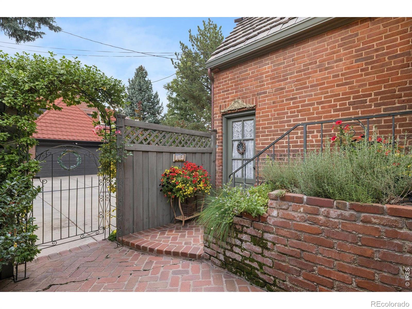MLS Image #34 for 4330 e 6th ave pkwy,denver, Colorado