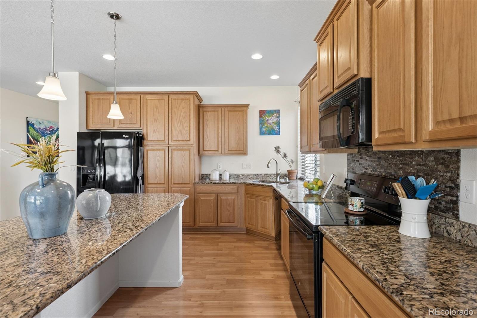 MLS Image #10 for 19539 e 52nd avenue,denver, Colorado