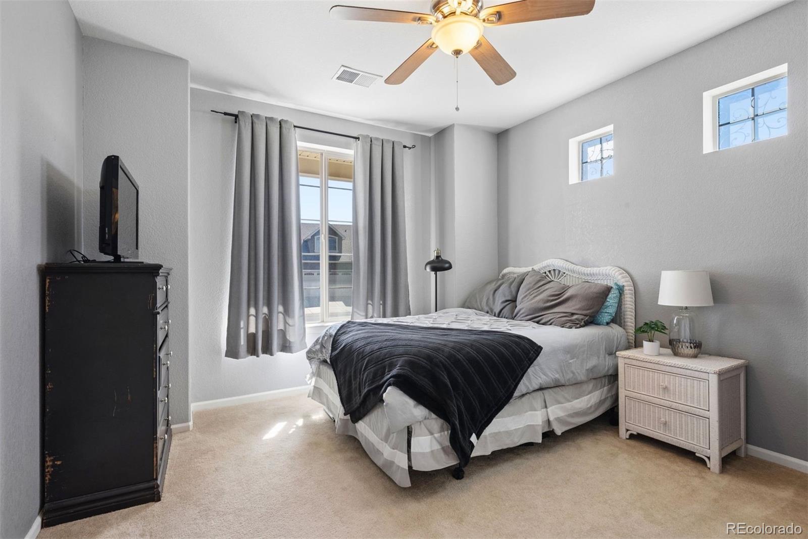 MLS Image #20 for 19539 e 52nd avenue,denver, Colorado