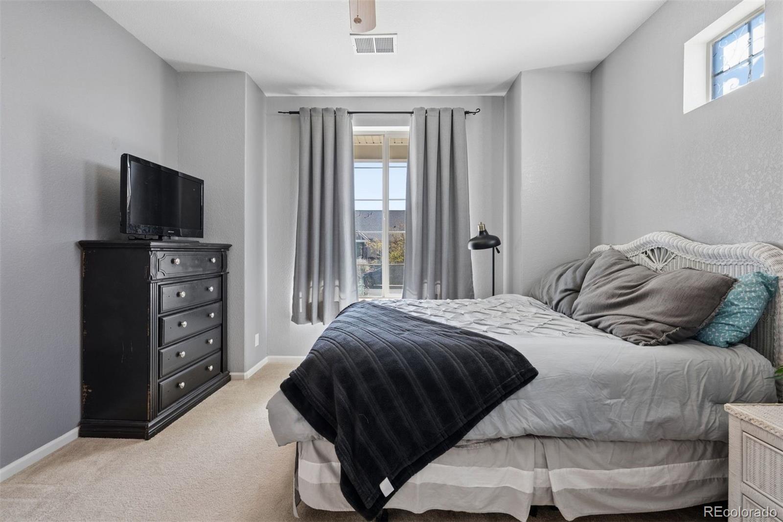 MLS Image #21 for 19539 e 52nd avenue,denver, Colorado