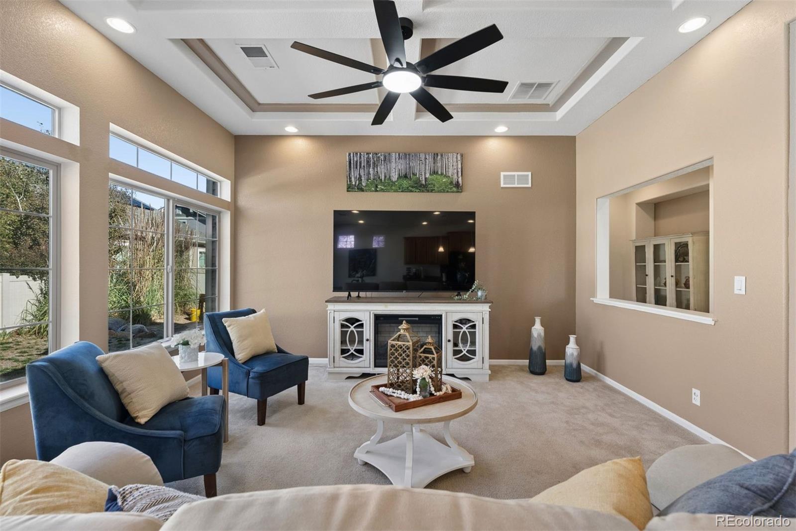 MLS Image #4 for 19539 e 52nd avenue,denver, Colorado