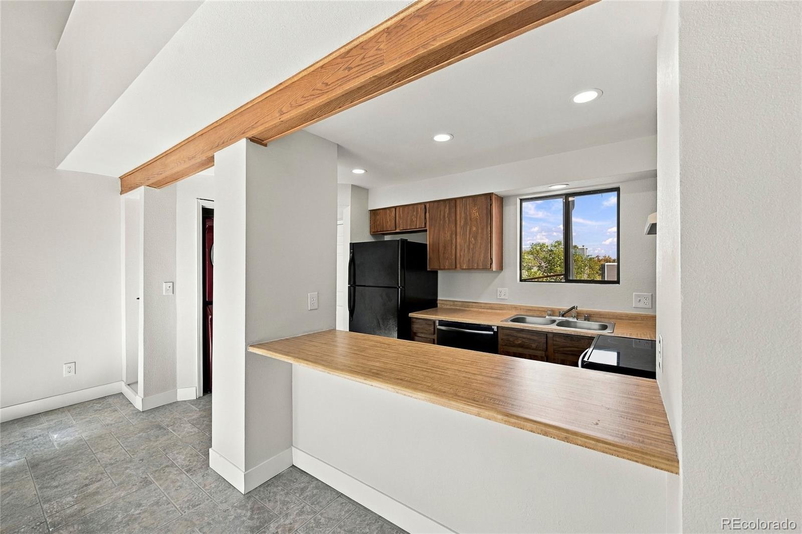 MLS Image #11 for 5250 s huron way,littleton, Colorado