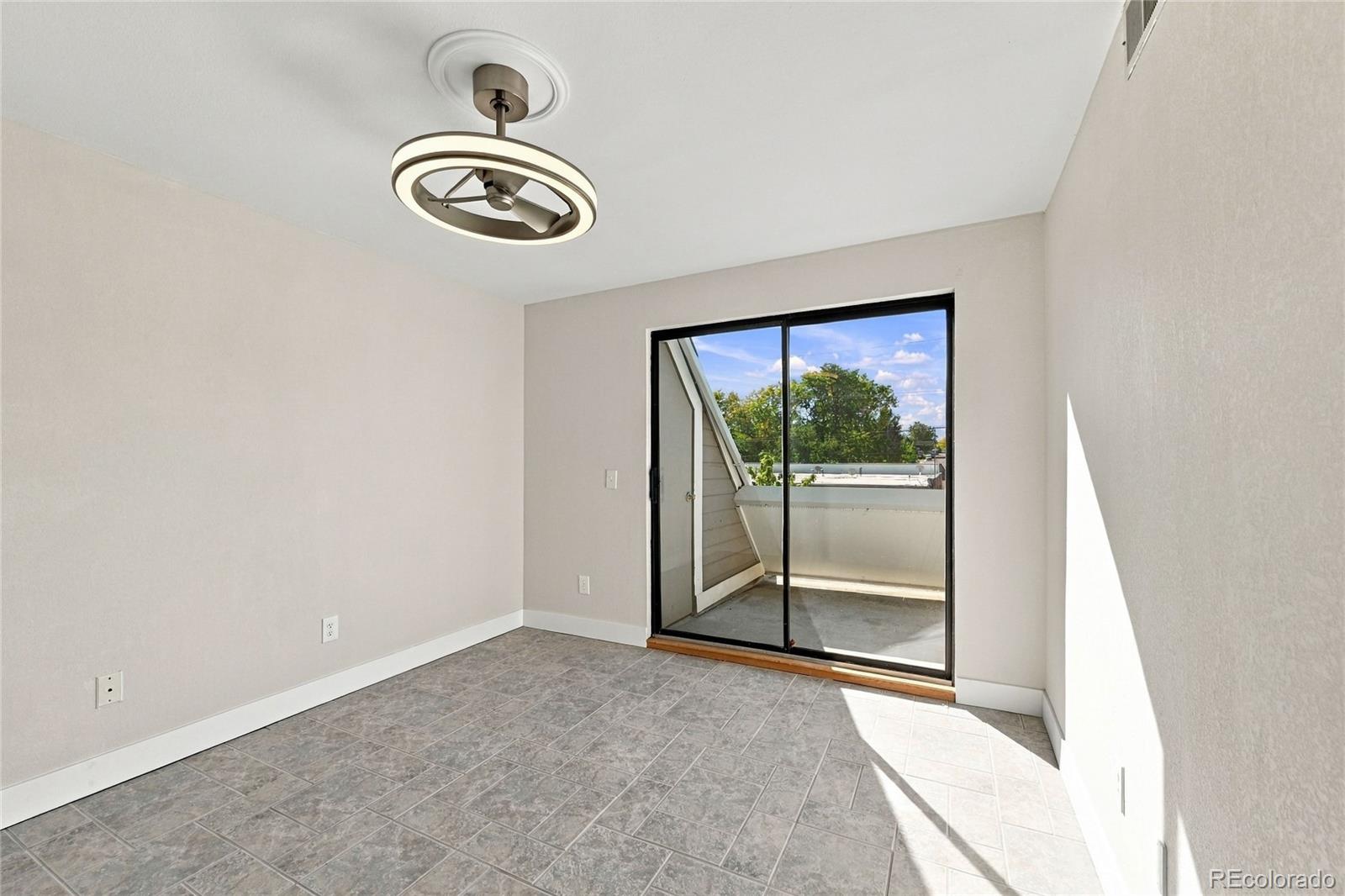 MLS Image #15 for 5250 s huron way,littleton, Colorado