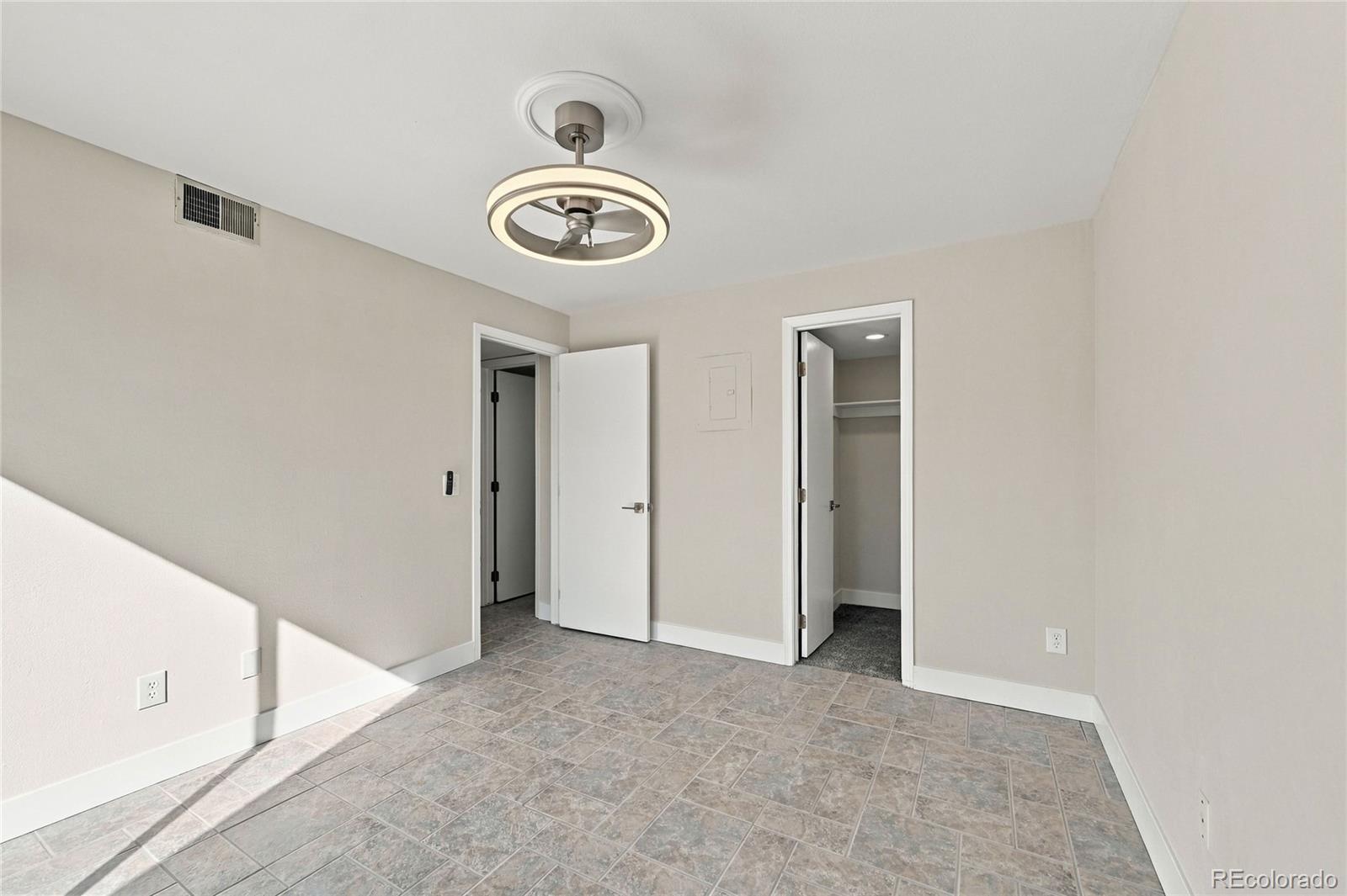 MLS Image #17 for 5250 s huron way,littleton, Colorado