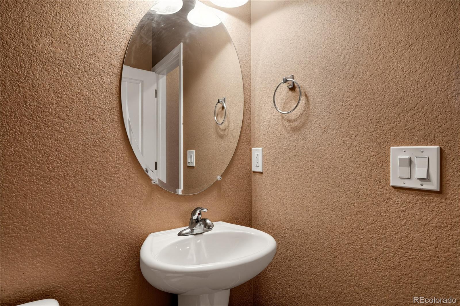 MLS Image #9 for 3611 s perth circle,aurora, Colorado