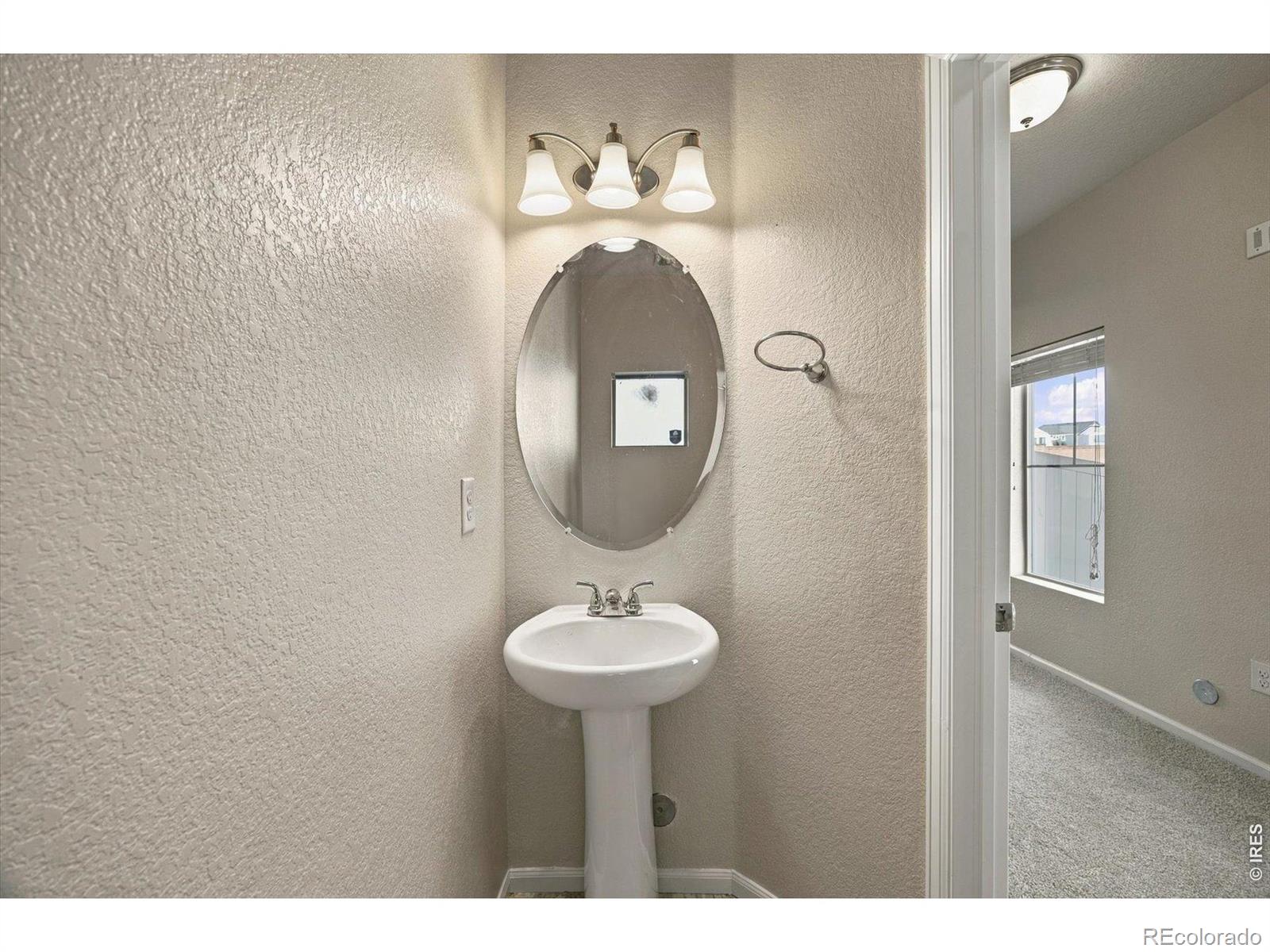 MLS Image #13 for 18931 e 55th avenue,denver, Colorado